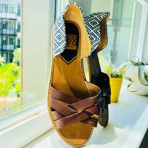 Sandal w/ Grecian blue white pattern& brown straps
